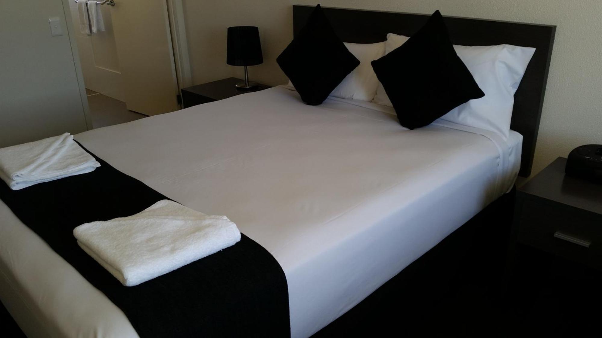 Dooleys Tavern And Motel Capella Extérieur photo